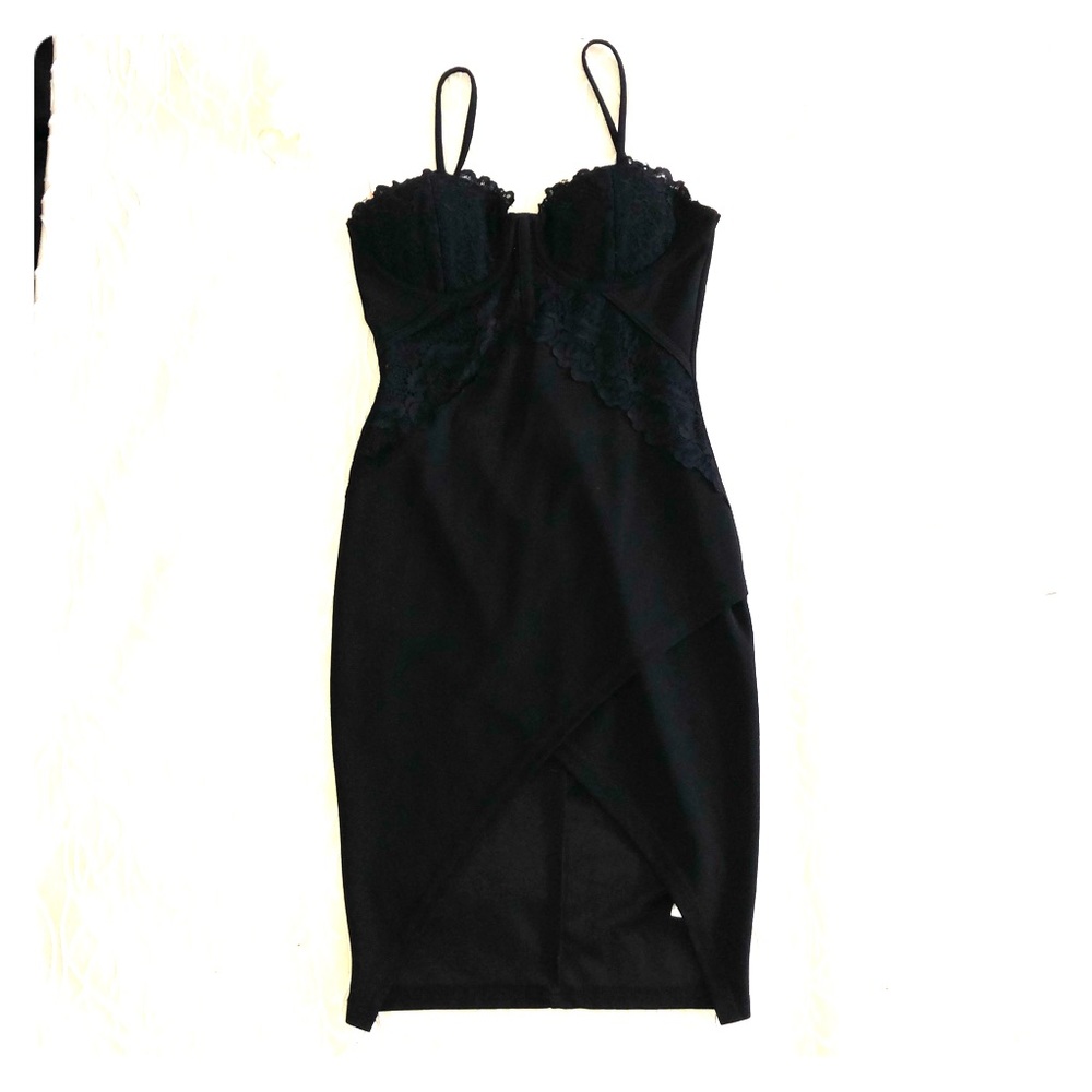 Sexy black dress, high slit in the front